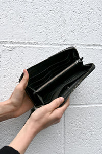 B 004 F Wallet Black