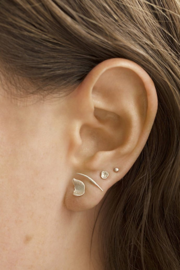Wisp Flat Back Earring (single)