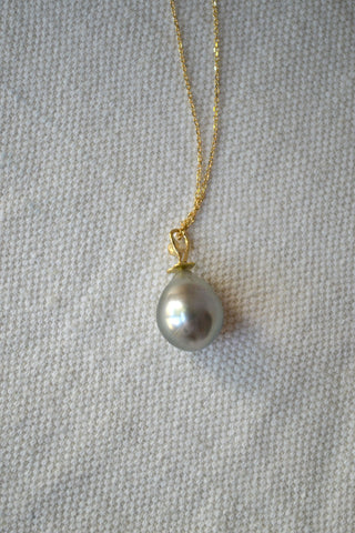 Pear Pearl Pendant and Gold Chain