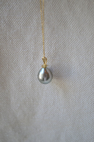 Pear Pearl Pendant and Gold Chain