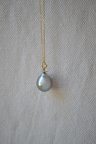 Pear Pearl Pendant and Gold Chain