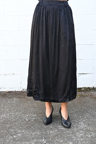 Deep Pleat Balloon Skirt in Black