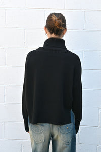 High Neck Boxy Mixca Black