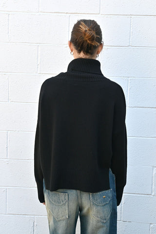 High Neck Boxy Mixca Black