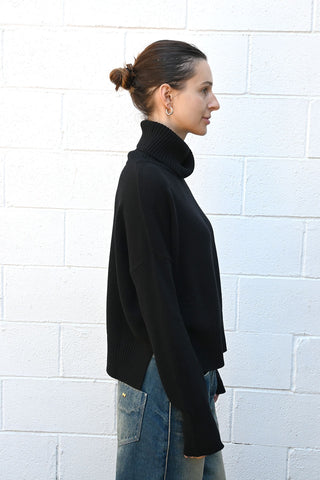 High Neck Boxy Mixca Black