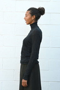 Wrinkled Wool Turtleneck Black