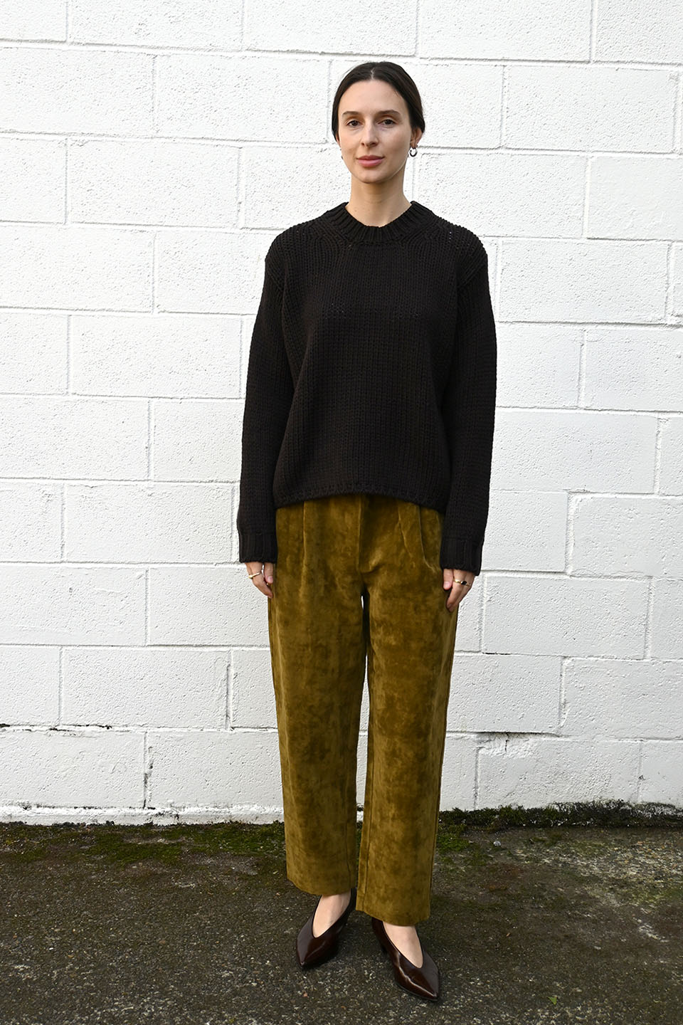 Round Neck Pullover in Ebony