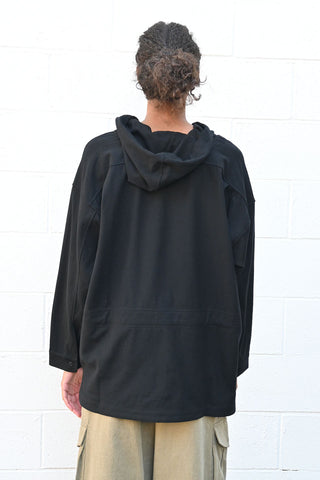 Pull Over Hoodie in Black