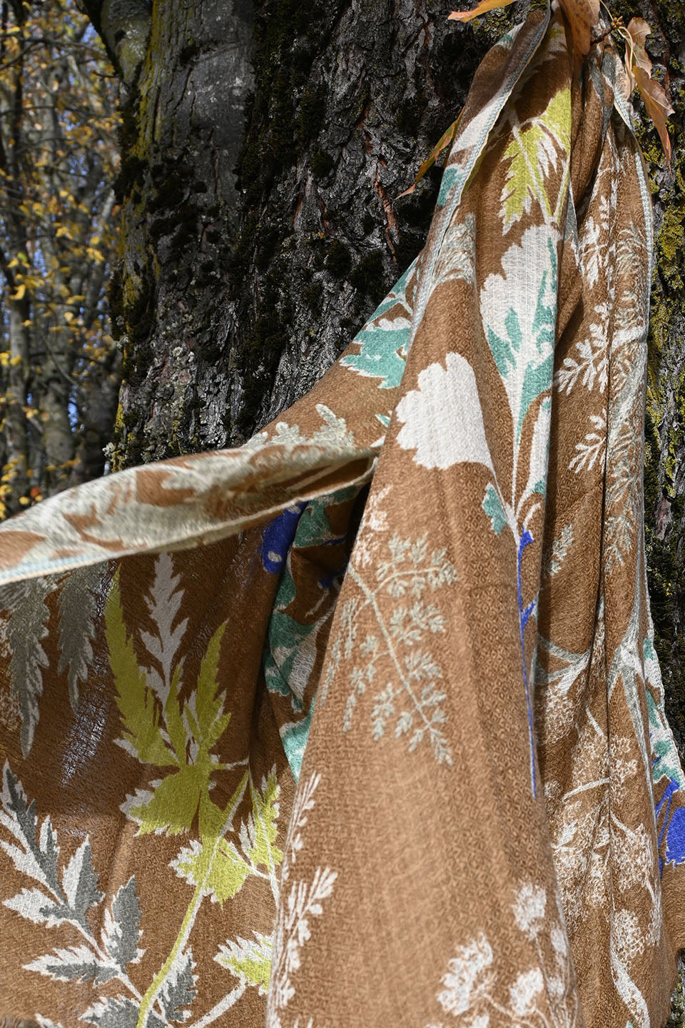 Leaves Scarf Tobacco