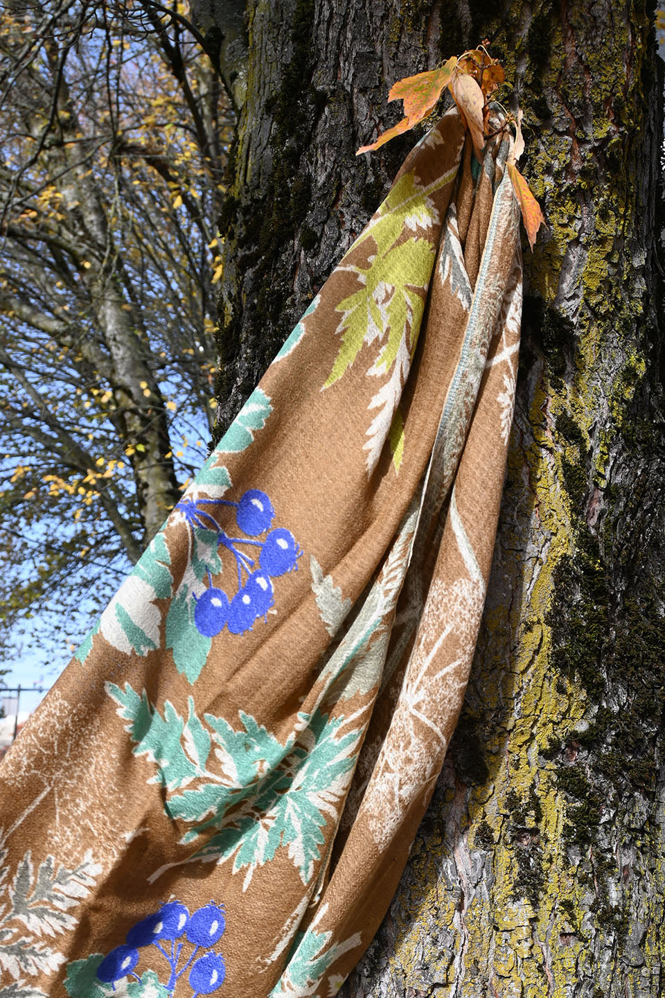 Leaves Scarf Tobacco