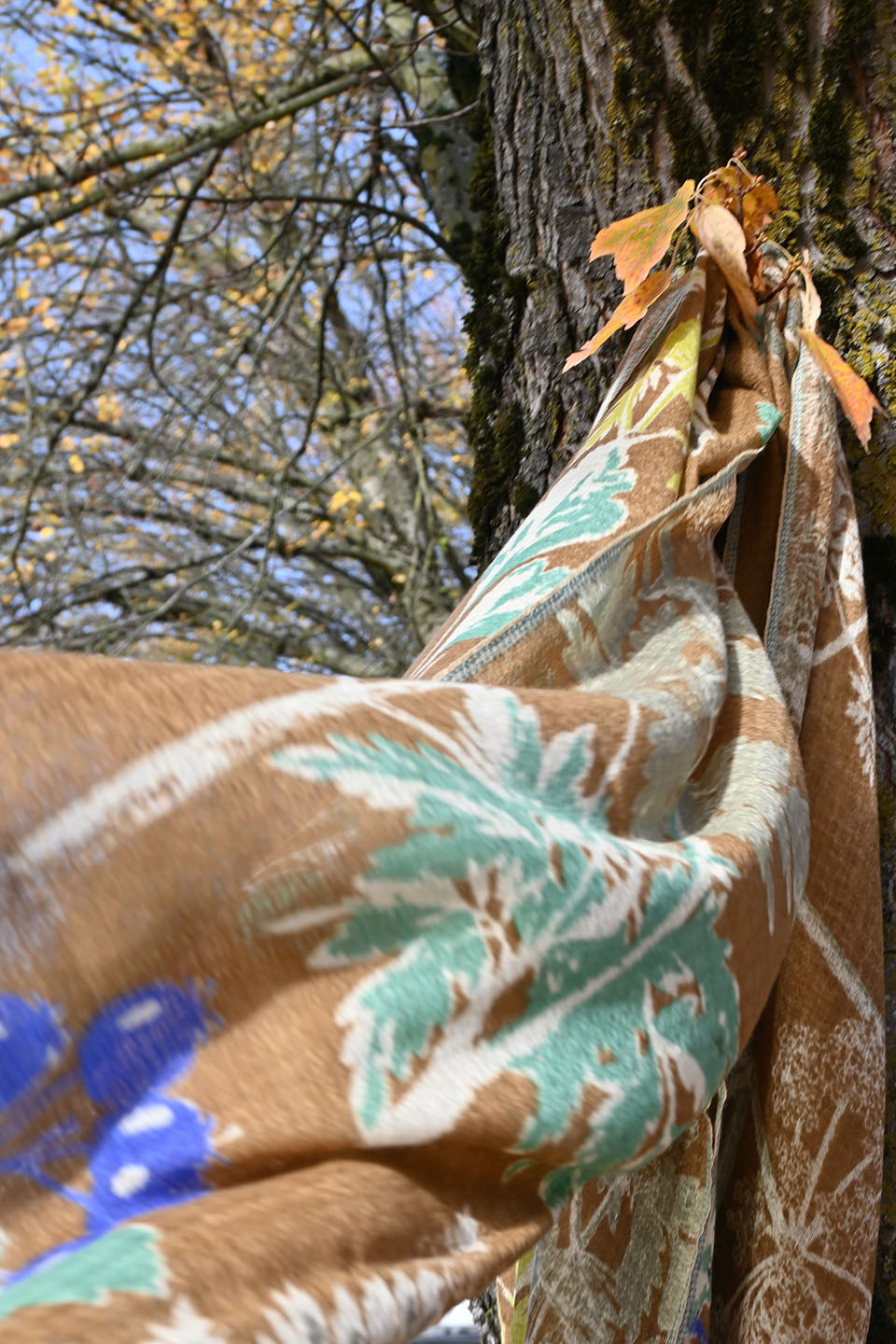 Leaves Scarf Tobacco