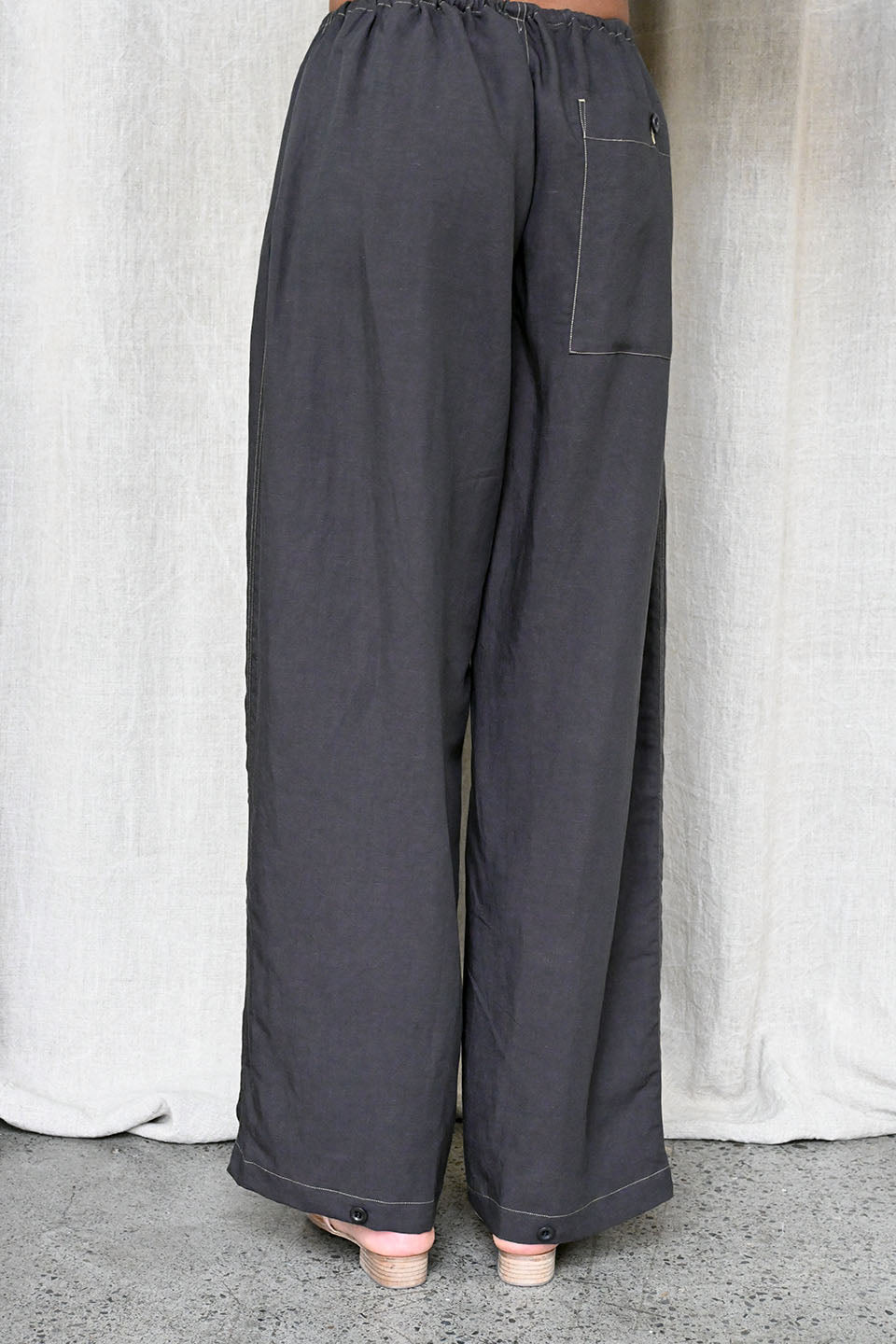 Drawstring Sol Snowpants in Ebony