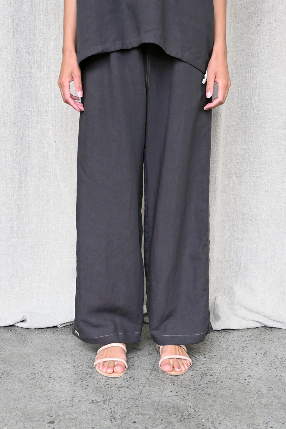 Drawstring Sol Snowpants in Ebony