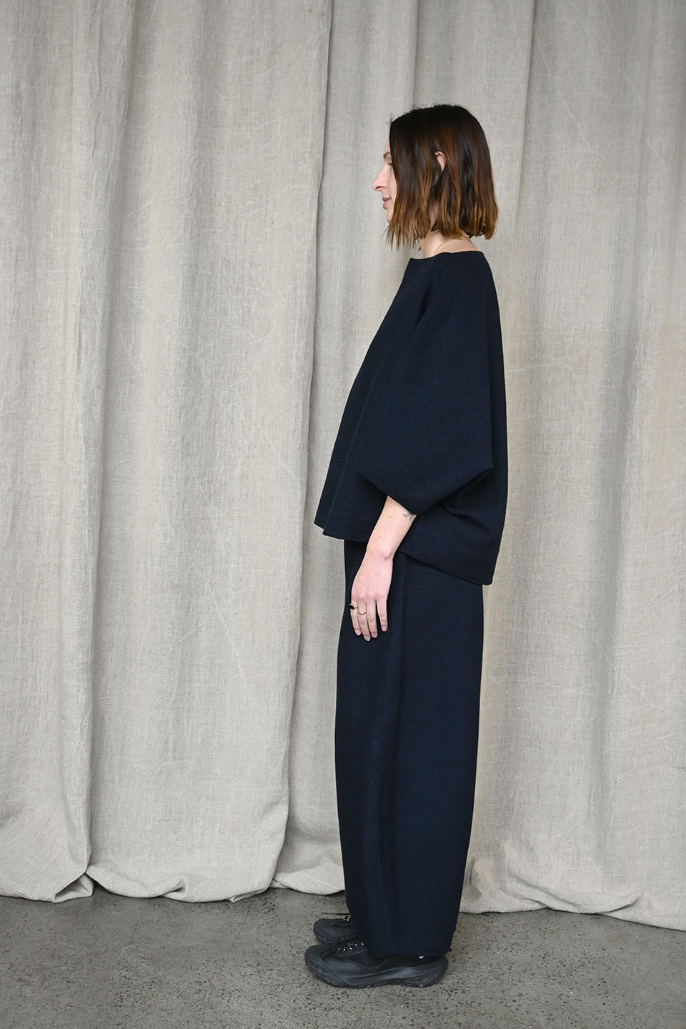 Smooth Sheet Navy Pants