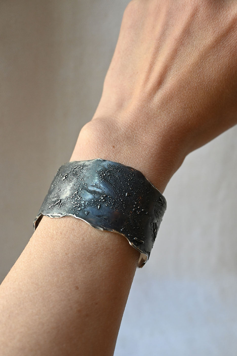 Cosmos Cuff L