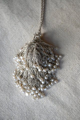 Caviar Nest White Silver