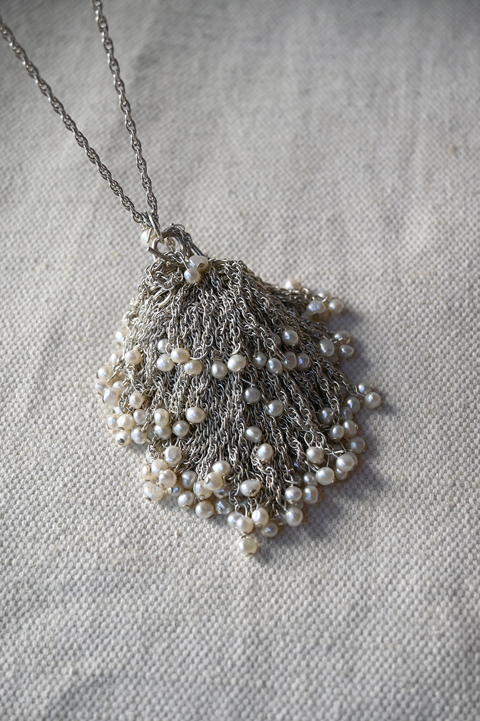 Caviar Nest White Silver