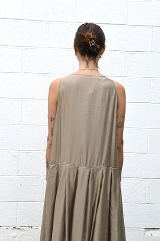Sleeveless Pleated Dress Champagne