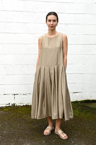 Sleeveless Pleated Dress Champagne