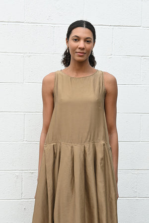 Sleeveless Pleated Dress Gold