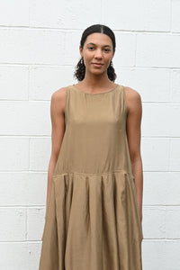Sleeveless Pleated Dress Gold