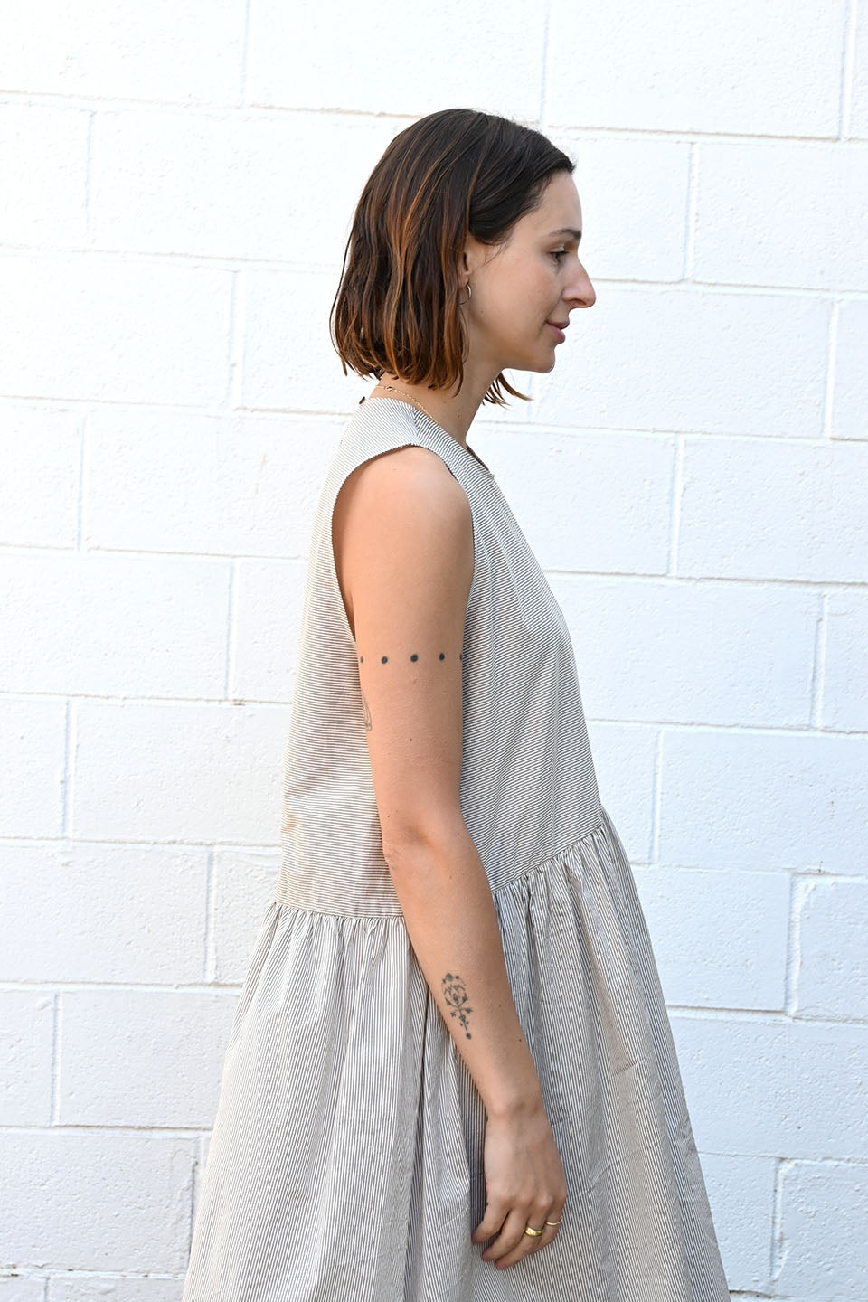 P1934 Thin Stripe Sleeveless Dress