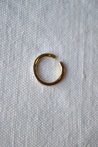 Caviar Pearl Ear Cuff