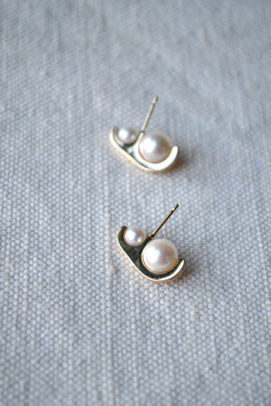 Beluga Pearl Earring