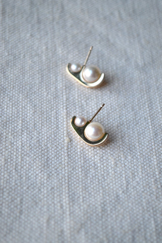 Beluga Pearl Earring