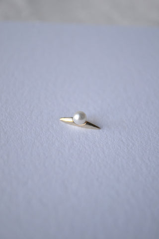 Naax White Pearl Earring