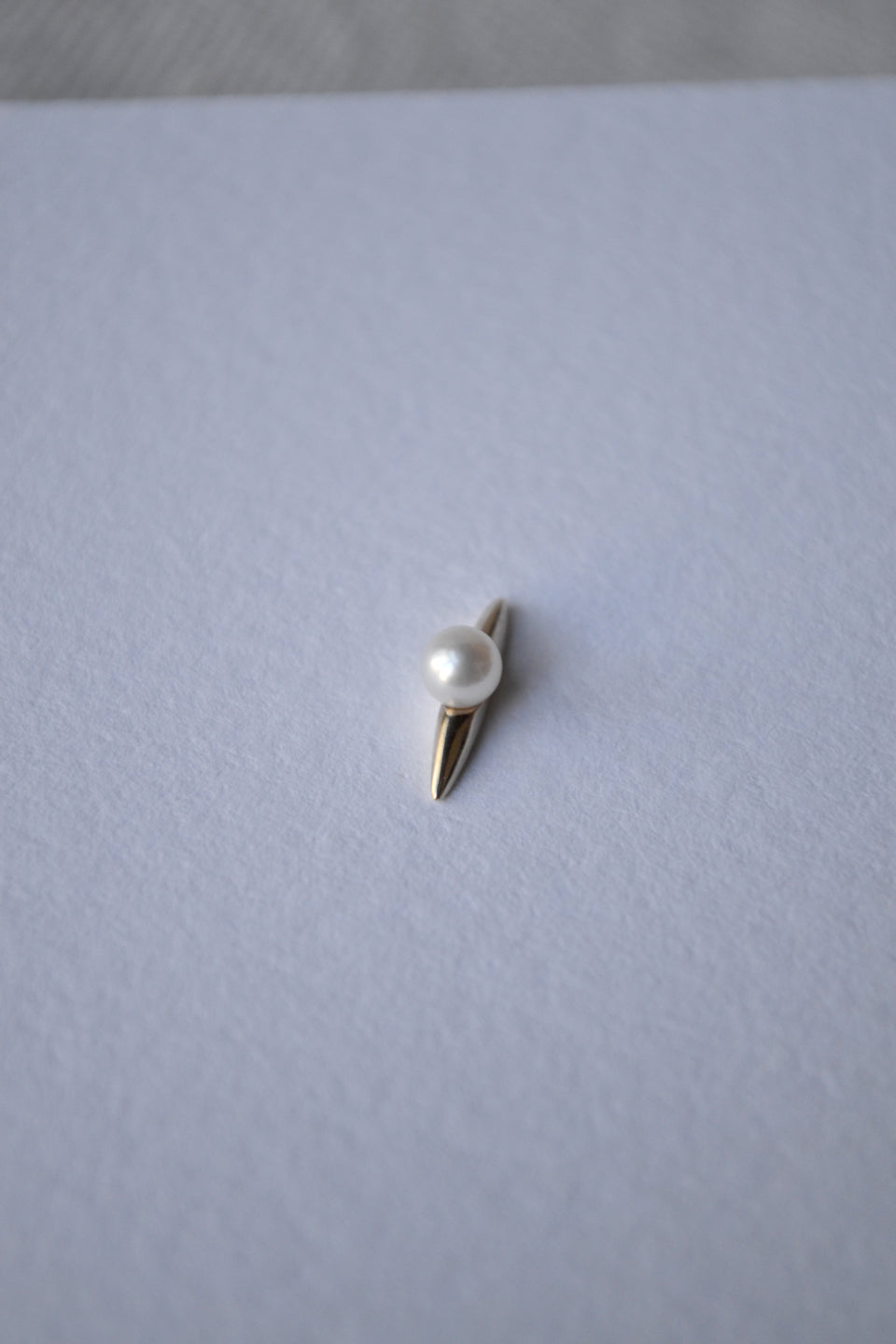 Naax White Pearl Earring