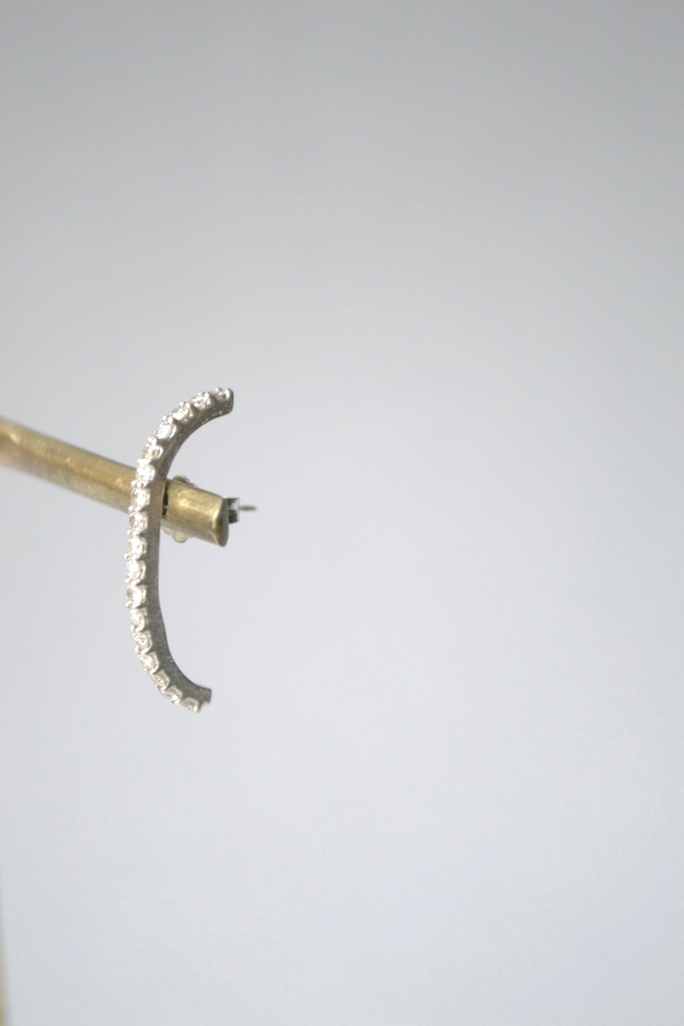 Infinite Line Stud