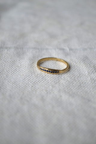 Trouve Ring Blue Sapphires