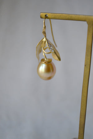 Weathered Pearl Leaf Earrings