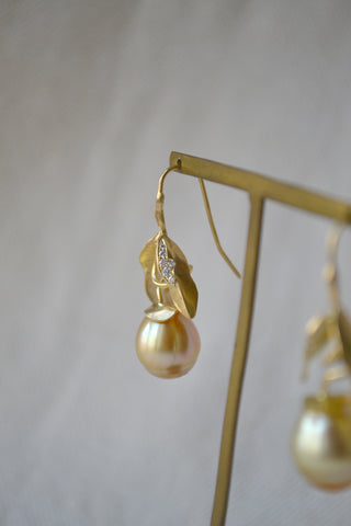 Weathered Pearl Leaf Earrings