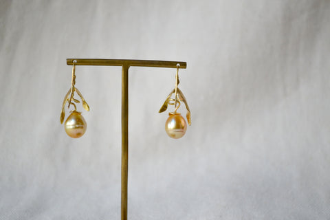 Weathered Pearl Leaf Earrings