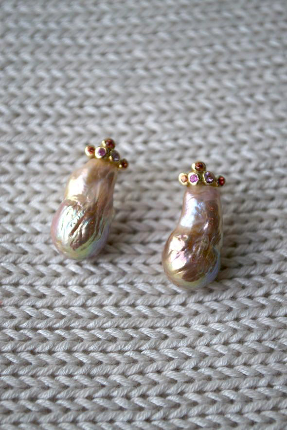 Crowned Kasumi Earrings