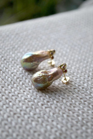Crowned Kasumi Earrings