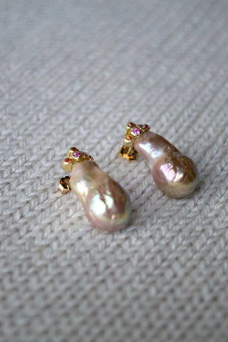 Crowned Kasumi Earrings