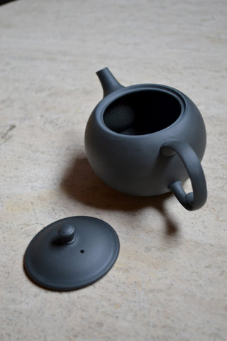 Marukyusu- Small Round Teapot
